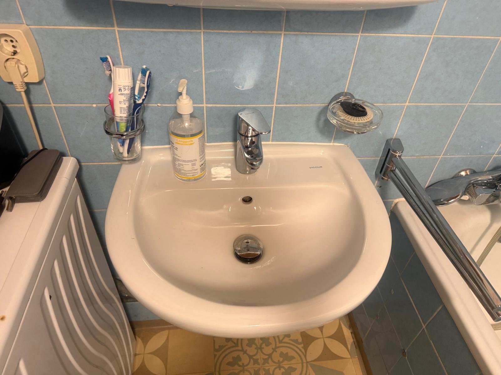 Waschbecken nach der Reinigung